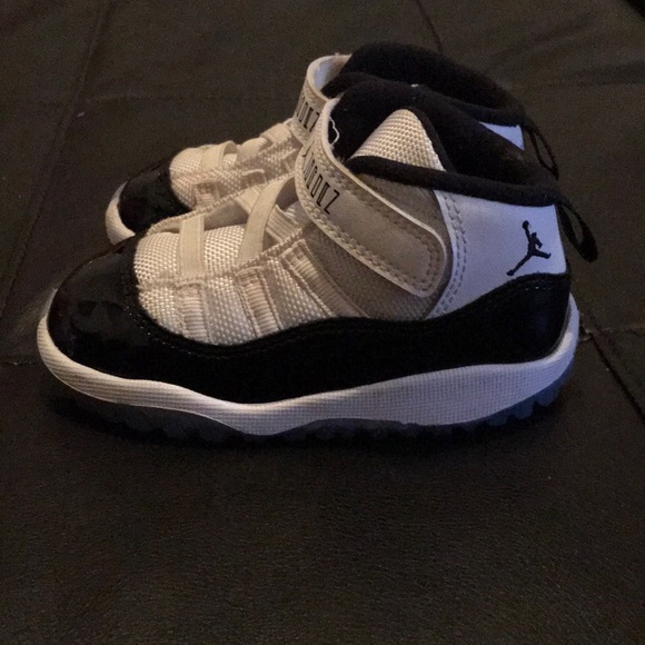 Toddler Jordan’s - Picture 3 of 4